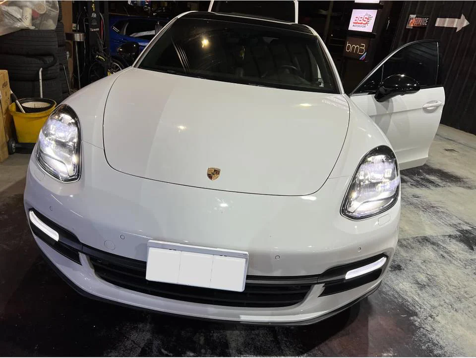 Porsche Panamera Turbo 4.0 T - Image 2