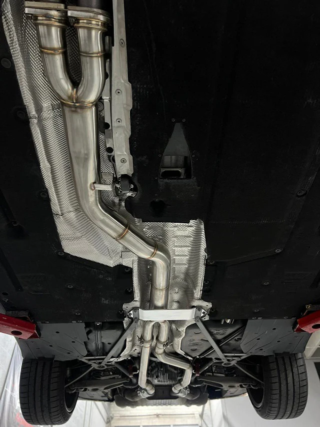 BMW F8x M3 M4 S55 Single Midpipe (Brace Included) - Image 3